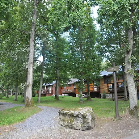 Cozy, Wooden With Deck بيت للعطل *