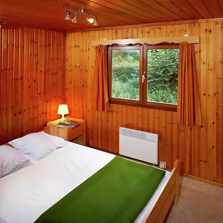 Cozy, Wooden With Deck Tatil Evi Heure