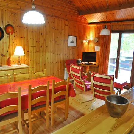 Cozy, Wooden With Deck Tatil Evi