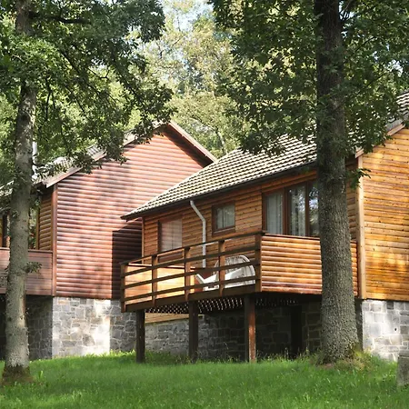 Cozy, Wooden With Deck بيت للعطل *